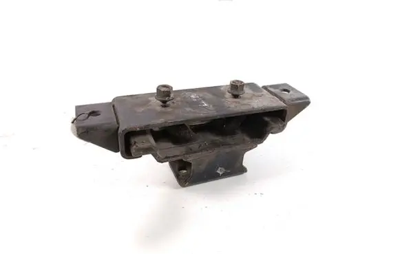 Mitsubishi L200 Gearbox mounting bracket