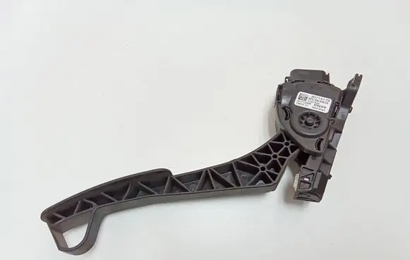 Volvo XC90 Accelerator throttle pedal 30715179