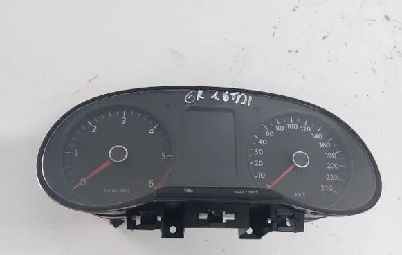 Volkswagen Polo V 6R Speedometer (instrument cluster) 6R0920861A