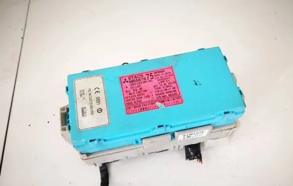 Mitsubishi Lancer Fuse box set mr587875