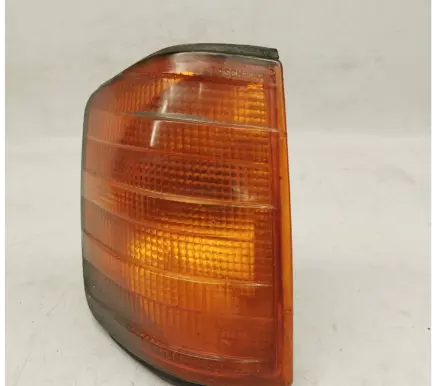Mercedes-Benz 190 W201 Front indicator light 2018260143 A2018260143 BOSCH