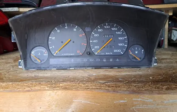 Mazda 626 Speedometer (instrument cluster)