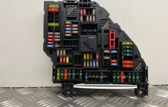 BMW 5 F10 F11 Fuse module 9264923