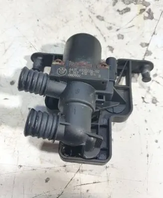BMW 5 E60 E61 Coolant heater control valve 6920226 1147412174