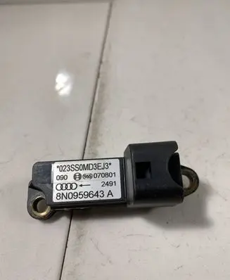 Audi TT Mk1 Airbag deployment crash/impact sensor 8N0959643A