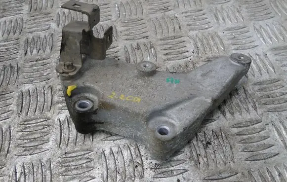 Engine mount bracket