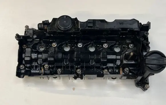 BMW 5 F10 F11 Rocker cam cover 8579961