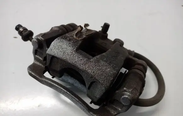 KIA Sportage Rear brake caliper 17525127533