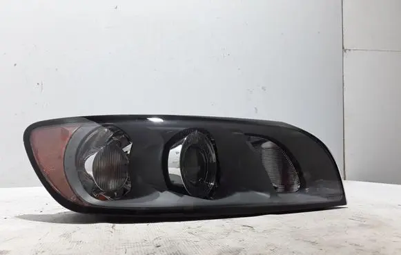 Volvo V50 Headlight/headlamp 30698886