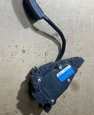 Renault Master II Accelerator throttle pedal 6PV00811906 7700314526