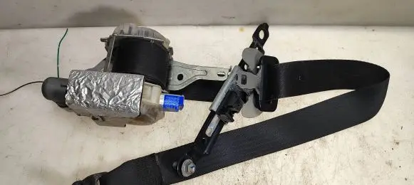 Mitsubishi Lancer VIII Front seatbelt L06180H