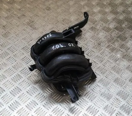 Toyota Yaris Intake manifold