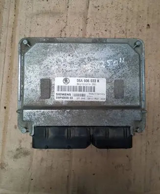Skoda Octavia Mk1 (1U) Engine control unit/module 06A906033K 5WP4003903