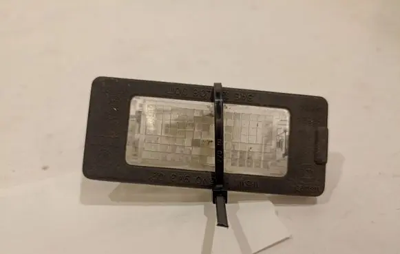 Volkswagen Touareg II Number plate light 5N0943021