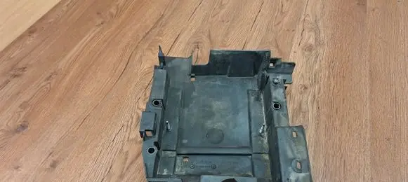 Renault Espace IV Battery tray 8200412898