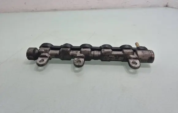 Nissan Qashqai+2 Fuel main line pipe 175217750R 0445214250