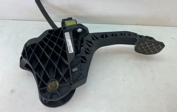 Volkswagen PASSAT B6 Clutch pedal 3C1721059K