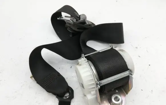 BMW X3 E83 Front seatbelt 34003071B 33017492