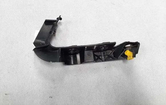 Front bumper mounting bracket
