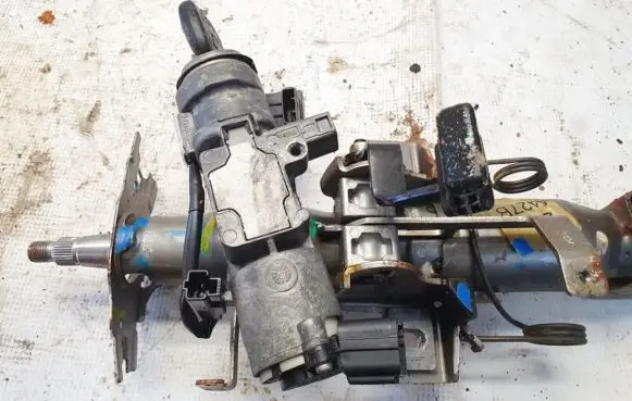 Toyota Avensis T250 Ignition lock n050151778