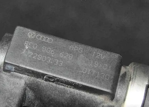 Audi A4 S4 B6 8E 8H Turbo solenoid valve 8E0906628