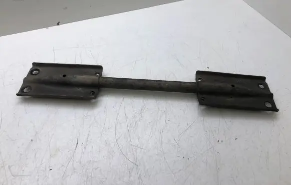 Toyota Avensis T270 Muffler mount bracket/holder 