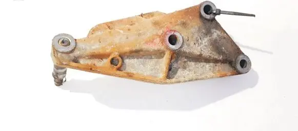 Renault 19 Engine mounting bracket 