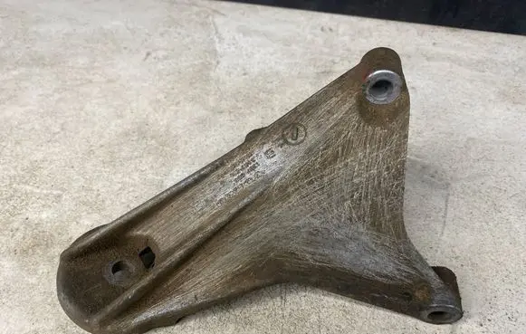 Volvo S70 V70 V70 XC Gearbox mounting bracket 1397889 334024 13071869