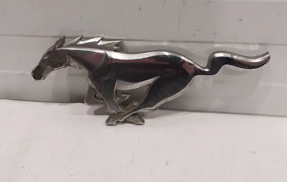 Ford Mustang V Manufacturer badge logo/emblem AR338A224ABW