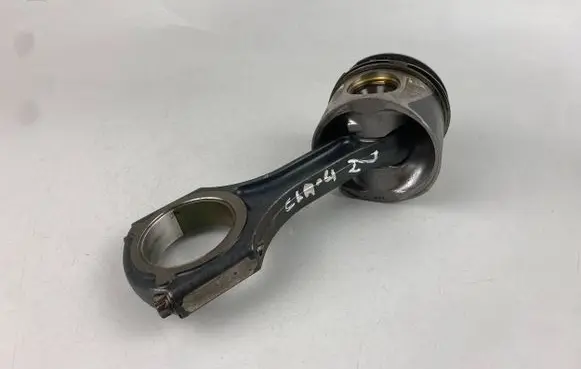 Mercedes-Benz CLA C117 X117 W117 Piston with connecting rod A6510302517 0834A