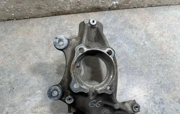 BMW M4 F82 F83 Front wheel hub spindle knuckle 2284002 31212284002