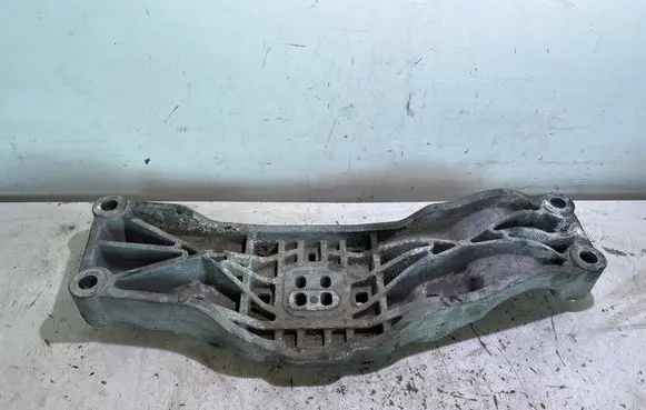 Dodge Challenger Gearbox mounting bracket 04726088AE