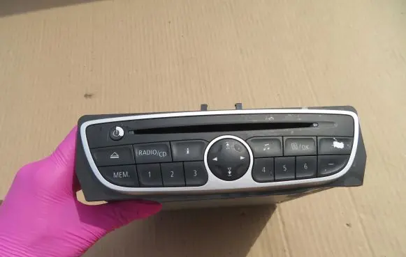 Renault Fluence Radio/CD/DVD/GPS head unit