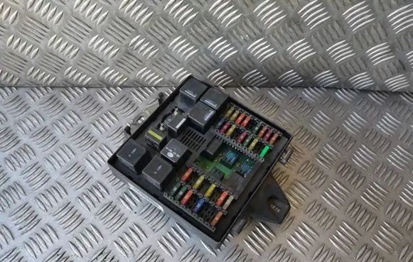 Jaguar XJ X350 Fuse module 5W9314A073AC 518870209