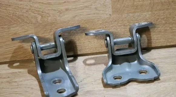 Toyota Avensis T250 Front door hinge set 