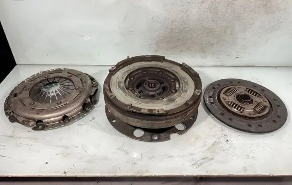 Audi A5 8T 8F Clutch set kit 2035K20 00492 3082001011