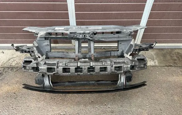 Volkswagen PASSAT B6 Bottom radiator support slam panel 