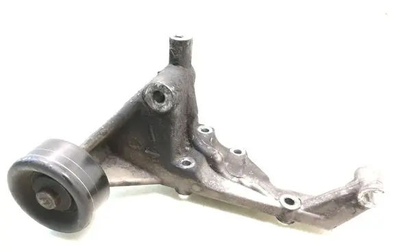 KIA Sorento Generator/alternator bracket 