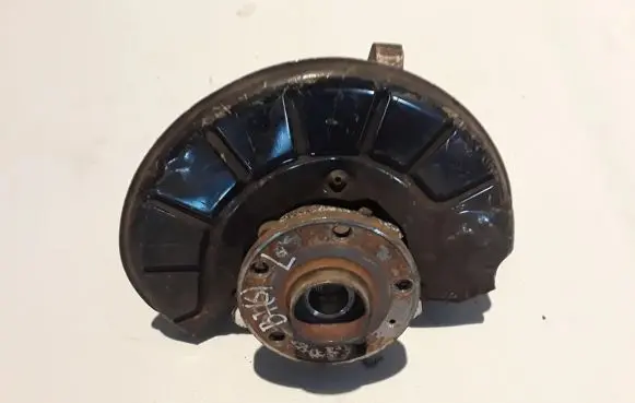 Volkswagen PASSAT B7 Front wheel hub