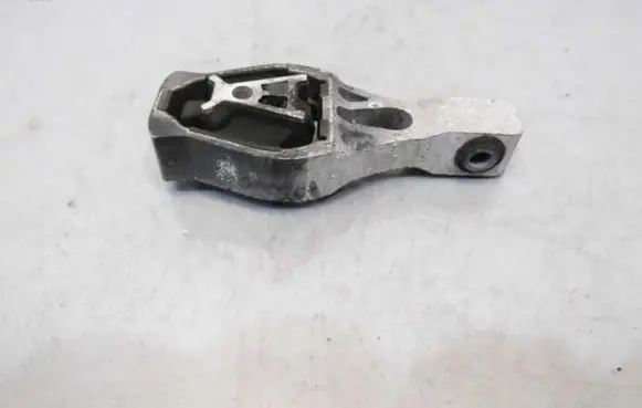 Peugeot 308 Gearbox mounting bracket