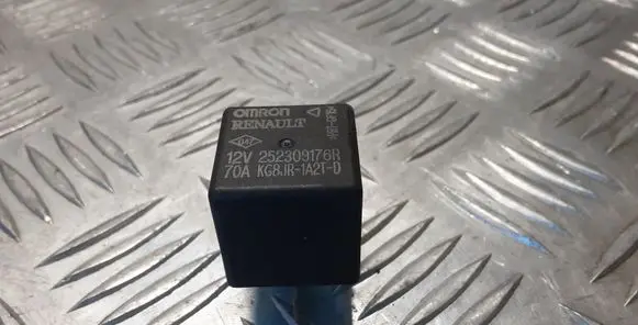 Renault Latitude (L70) Other relay 252309176R