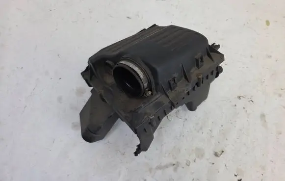 Opel Insignia A Air filter box 22945623
