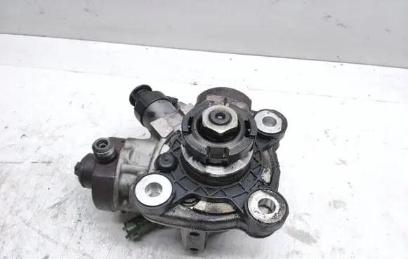 Volvo S60 Fuel injection high pressure pump 31272896 0445010618