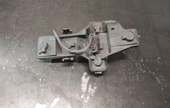 Volkswagen Touran I Tail light bulb cover holder 1T0945257D