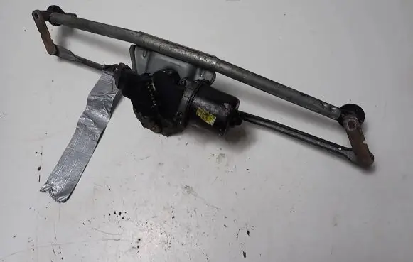 Renault Kangoo I Front wiper linkage and motor