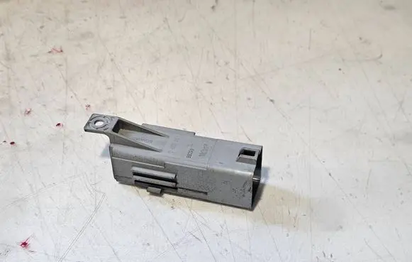 Mercedes-Benz Vito Viano W639 Coolant fan relay A6396890939