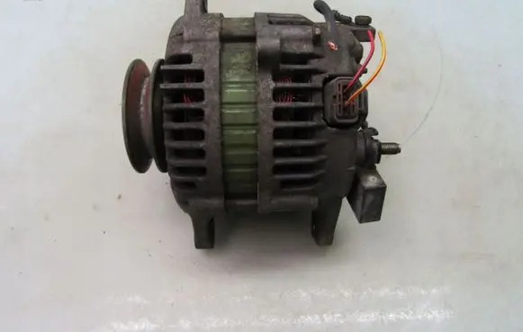 Nissan Almera Generator/alternator 231008E100 LR180749B