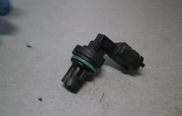 Opel Vectra C Camshaft position sensor 55352609