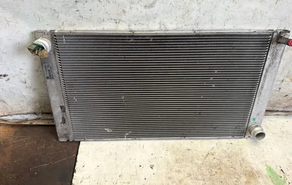 BMW 5 E60 E61 Coolant radiator 7787440