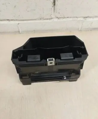 Volkswagen Touareg I Other engine bay part 7L0927131